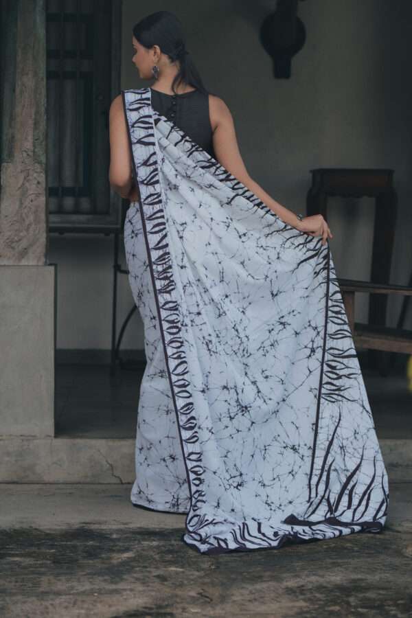 Black & White Fire Batik Saree - Image 2