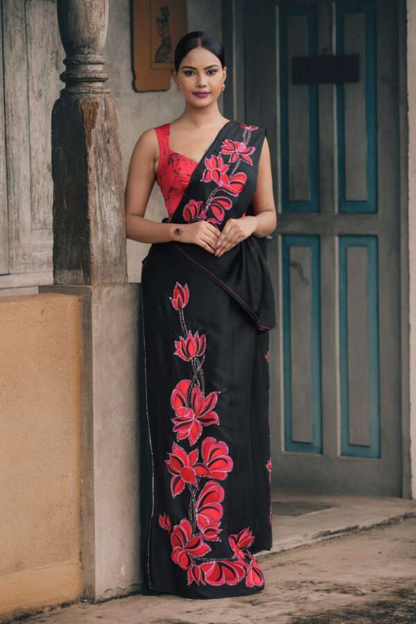 Pink Lotus Batik Kandiyan Saree - Image 3